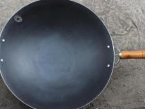 铁锅每次擦都有黑色有毒吗
